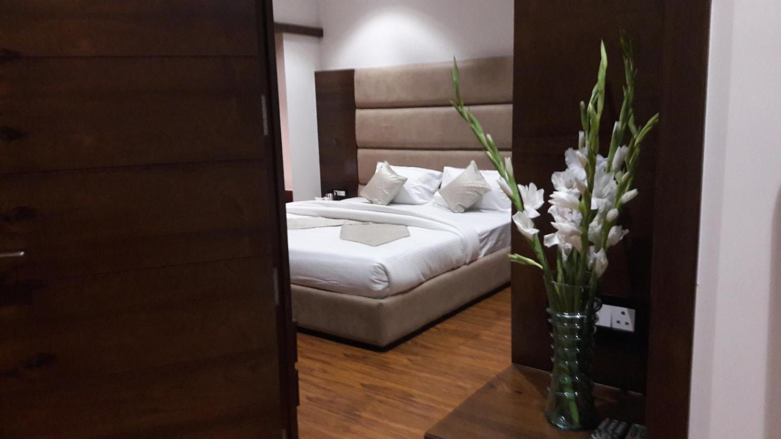 Hotel Samdareeya Pvt Ltd Jabalpur Exterior foto